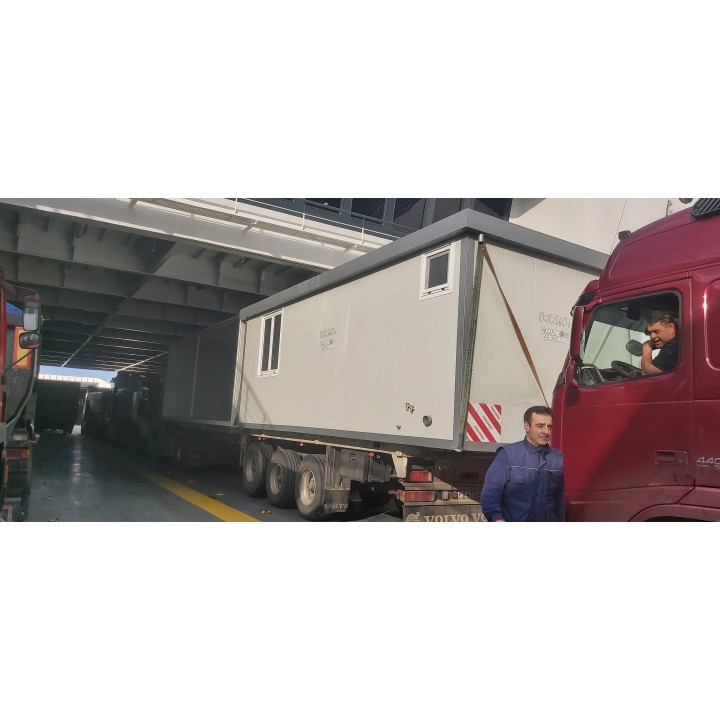 Truck /crane transport by ship per meter