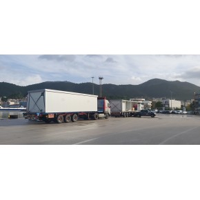 Car transport by ship