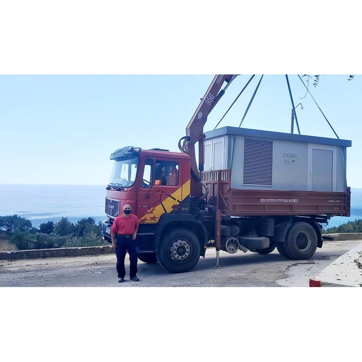 Transportation with trucks equiped with crane...